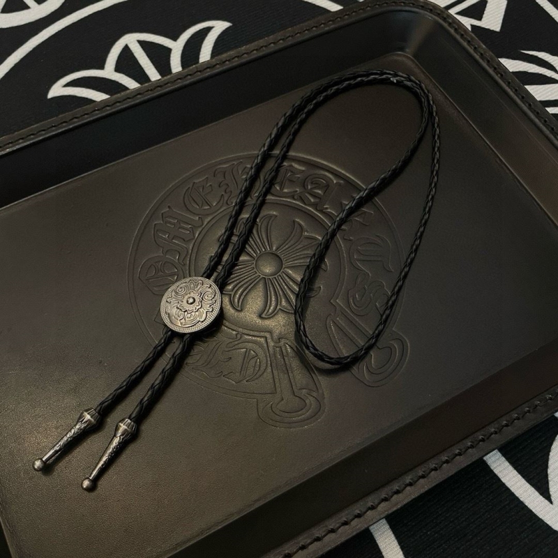 Ch*0me He**ts necklaces